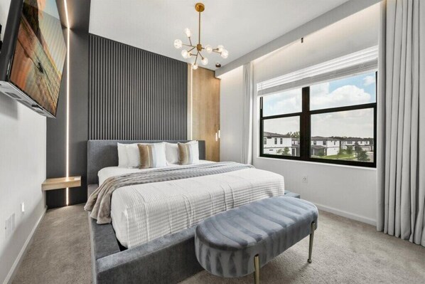 8 bedrooms, iron/ironing board, WiFi, bed sheets