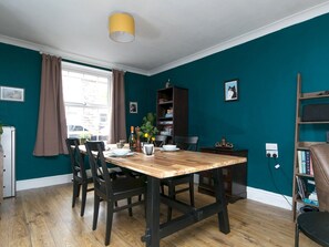 Dining - 2 Bedroom Quarryman Cottage at the base of Snowdon - Pass the Keys (Llanberis)