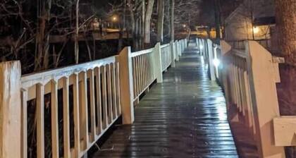 Treehouse by the Lake