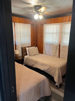 2 habitaciones y ropa de cama