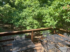 屋外ダイニングエリア