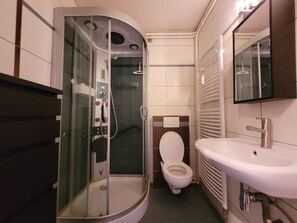 Apartment | Bathroom
