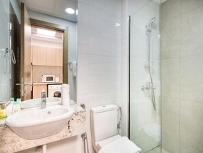 Appartement, 1 slaapkamer, roken, balkon | Badkamer
