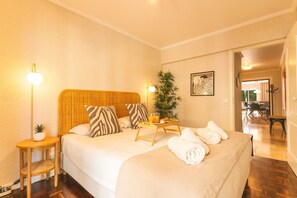 Apartment | 3 bedrooms, desk