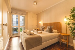 Apartment | 3 bedrooms, desk