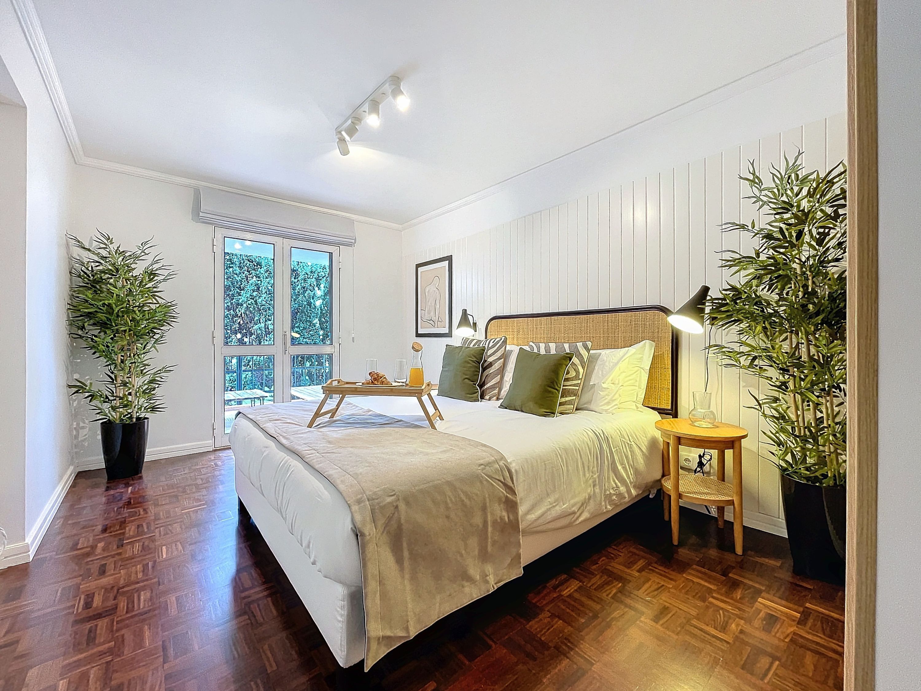 Apartment | 3 bedrooms, desk