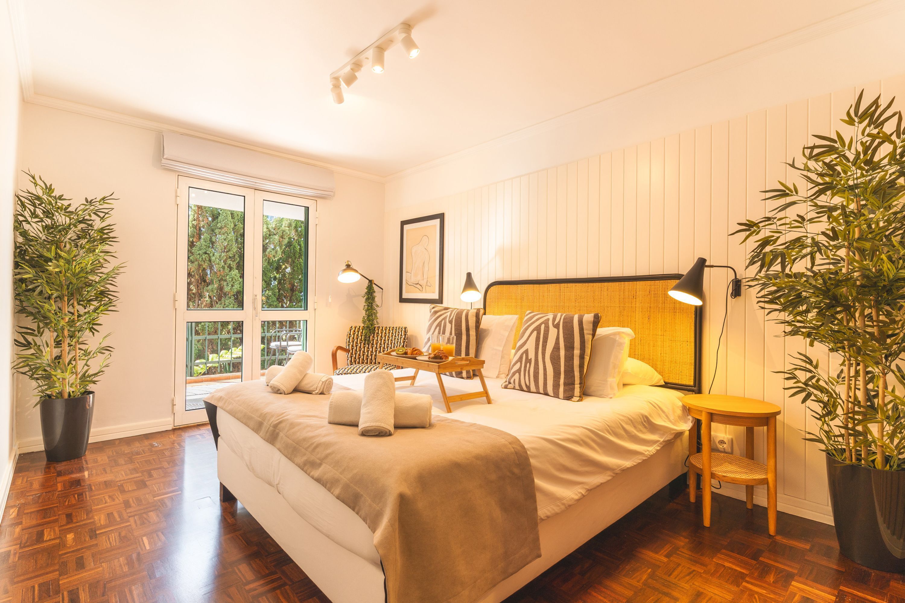 Apartment | 3 bedrooms, desk