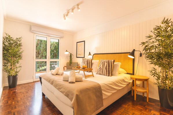 Apartment | 3 bedrooms, desk