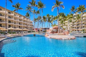 Pool - Villa del Palmar Beach Resort & Spa, Puerto Vallarta - 1 BR luxurious suite (Puerto Vallarta)