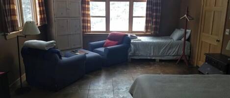 Lit parapluie, Wi-Fi, draps fournis