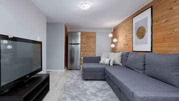 Una Smart TV, una oficina