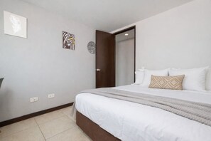 3 bedrooms, desk, iron/ironing board, travel crib