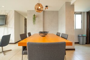 Dining - Penthouse Apt Poblado, City View, Rooftop Jacuzzis (Medellín)