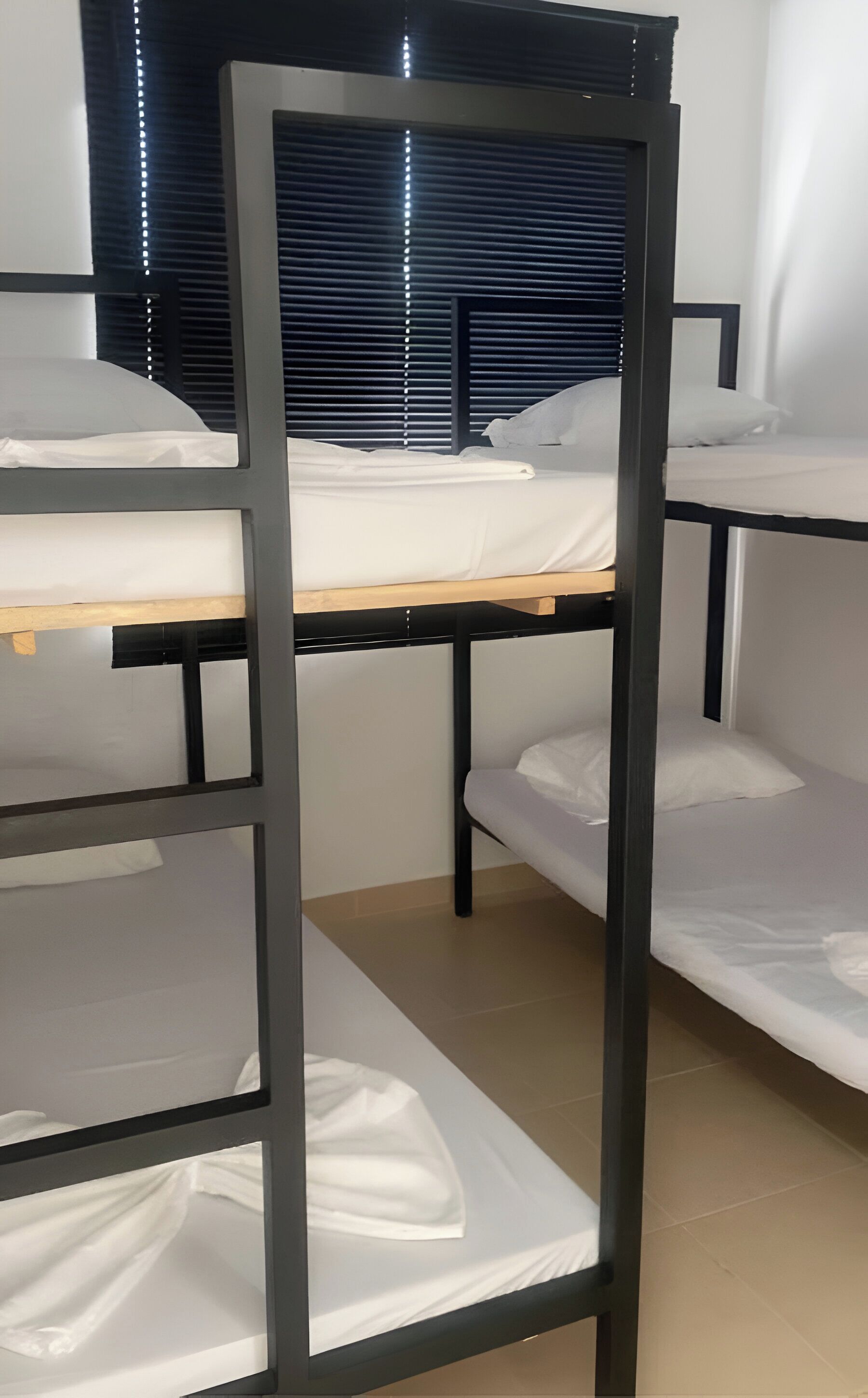 6 bedrooms, iron/ironing board, WiFi, bed sheets