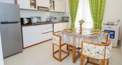 Green Retreat: 2BR Hideout