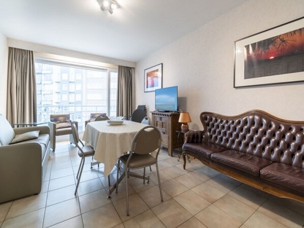 Apartment | Living room - Studio in Coastal Belgium With Sea Views (Middelkerke)