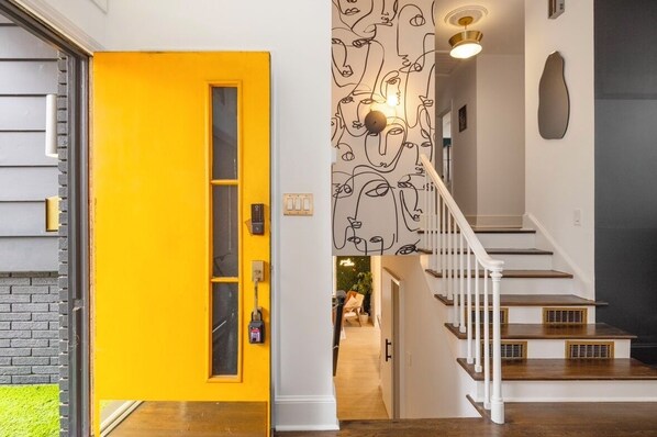 Interior - 3BR Queen Chateau - Pets & Fenced Yard & Sleeps 9 (Charlotte)