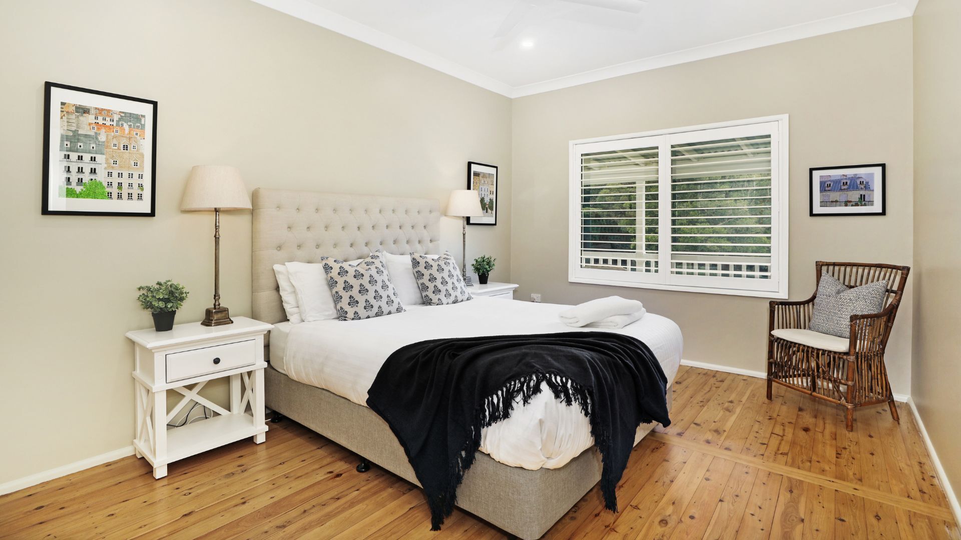 3 habitaciones, tabla de planchar con plancha, wifi y ropa de cama 