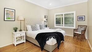 3 chambres, fer et planche à repasser, Wi-Fi, draps fournis