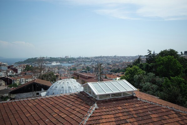 Standard Apartment, 1 Double Bed, Partial Sea View | Balcony