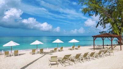 Harbour Heights #29 Seven Mile Beach, 2 Bedroom, 2 Bathroom Townhouse