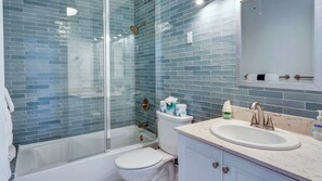 ヘアドライヤー、タオル