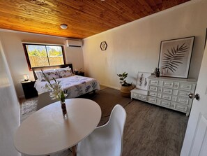 Habitación Confort doble, vistas al jardín | Mobiliario individual, wifi gratis, ropa de cama