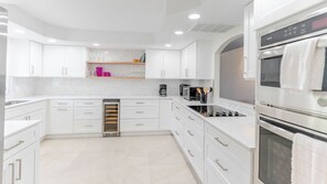 Micro-ondas, fogão, cooktop, lava-louças