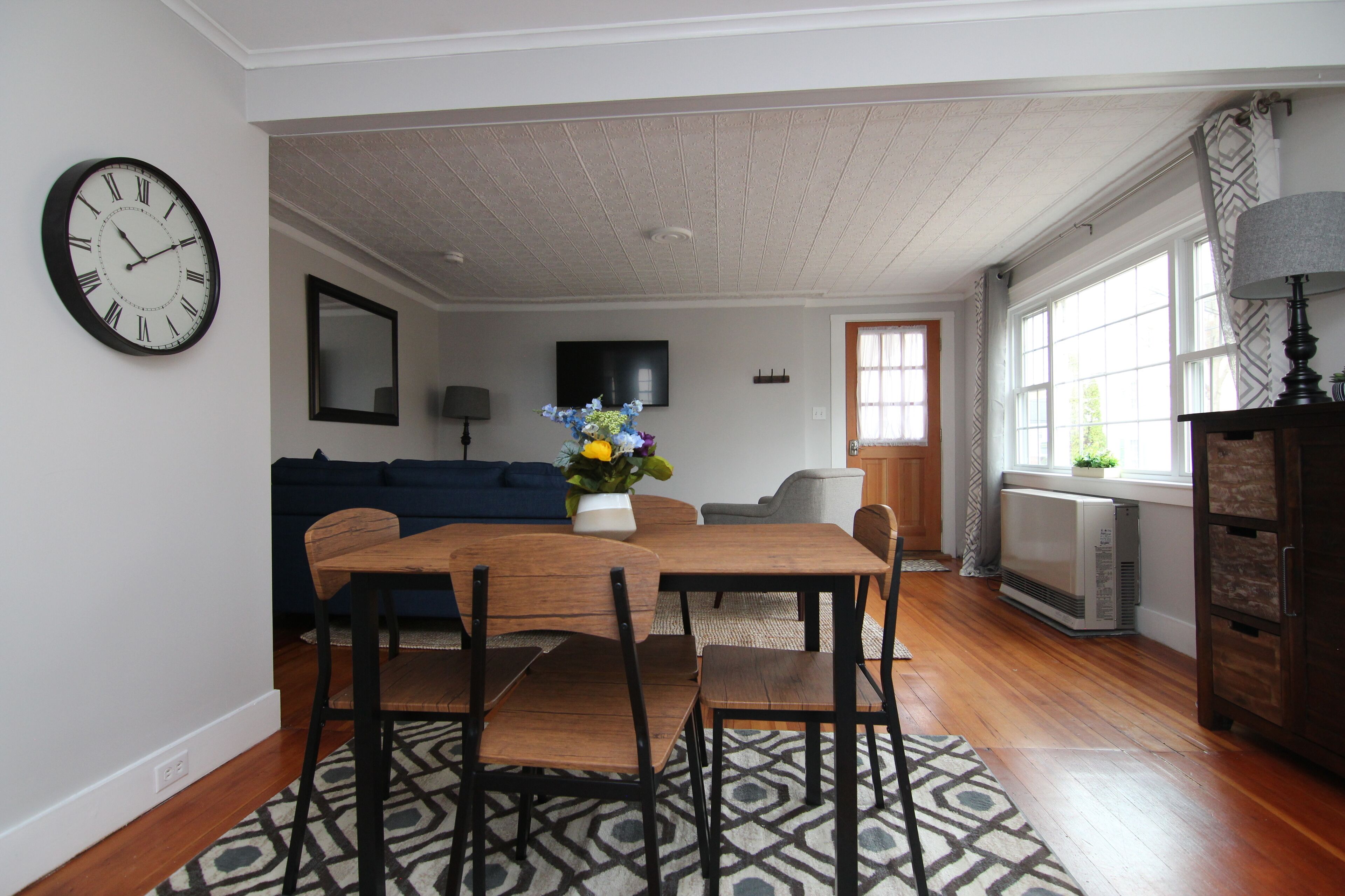 Deluxe Apartment, Non Smoking | Living area | Flat-screen TV