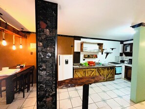 Family Apartment, Pets allowed | Private kitchen
