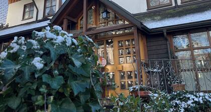 B&B Apart Hotel Goldener Hahn-Guesthouse