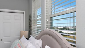 Room - Ellen's Castle (Port St. Joe)