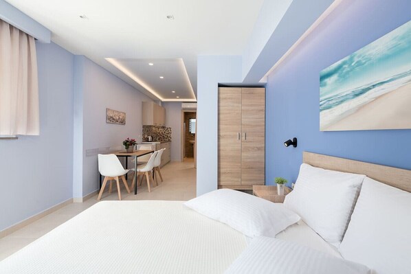 1 Schlafzimmer, Schreibtisch, Bügeleisen/Bügelbrett, Reisekinderbett