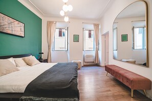 3 bedrooms, desk, iron/ironing board, travel cot - Cosy Colosseum - Rome Best Location (Roma)