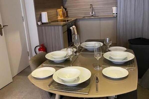 Apartment | Dining - Cocoa Suites-2 Bed-city Centre-pets-parking (York)