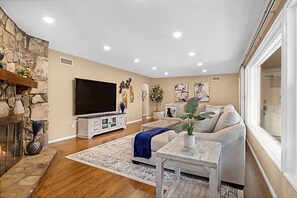 Smart TV, fireplace, offices