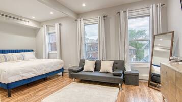 2 dormitorios, tabla de planchar con plancha, Internet y ropa de cama