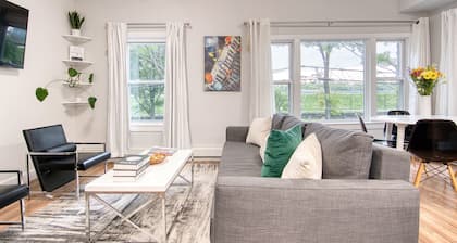 Luxury New-Build 2BR w King Bed, Designer Finishes + Ultra-Fast WiFi & AC