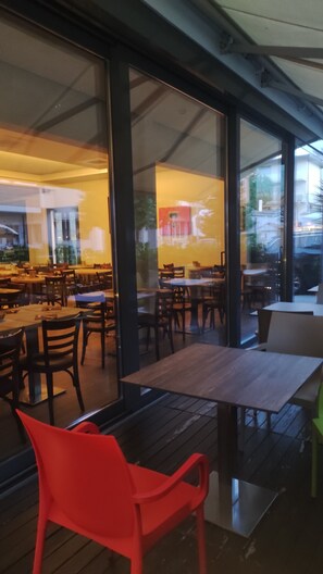 Living area - RICCIONE BEACH HOTEL-VERO' BOUTIQUE HTL (Riccione)