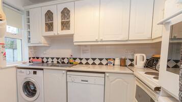 Réfrigérateur, micro-ondes, four, lave-vaisselle