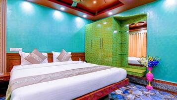 Deluxe Double Room | Free WiFi