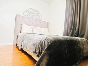 2 bedrooms, iron/ironing board, bed sheets