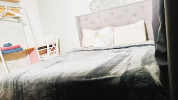 2 bedrooms, iron/ironing board, bed sheets