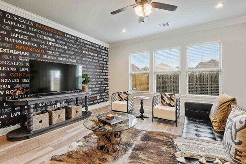 A Family Affair, Sleeps 16