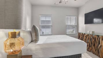 2 slaapkamers, een bureau, een strijkplank/strijkijzer, wifi