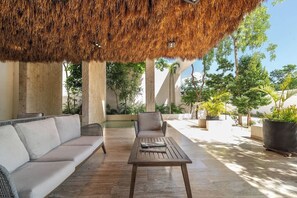 Terrace/patio - 2BR Plunge Pool, Gym, Close to Beach (Tulum)