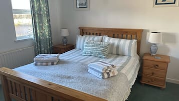 3 chambres, fer et planche Ă repasser, Wi-Fi, draps fournis