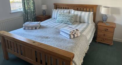 CENTRAL PORTBALLINTRAE coastal bungalow.