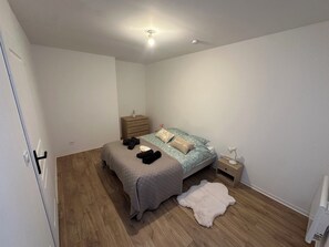2 bedrooms, free WiFi, bed sheets - 2chambres • 6 people - Near beach / cap blanc nez (Calais)