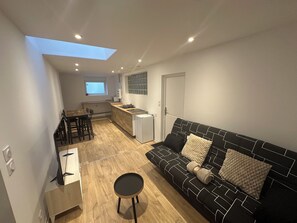 Smart TV - Accommodation for 2 to 4 people (Calais)